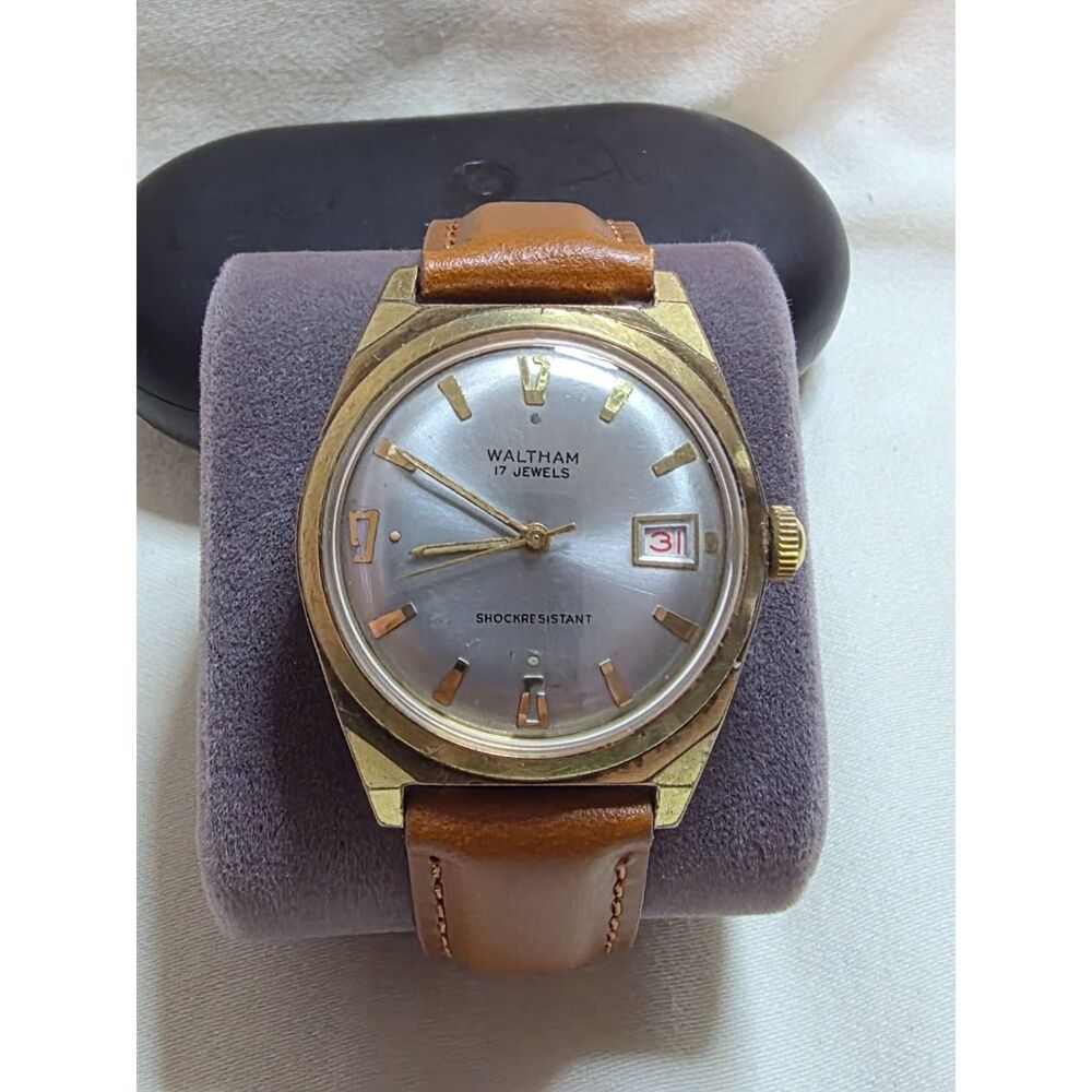 Vintage Waltham 17 Jewels Mechanical Date Gold Tone Mens Dress Watch